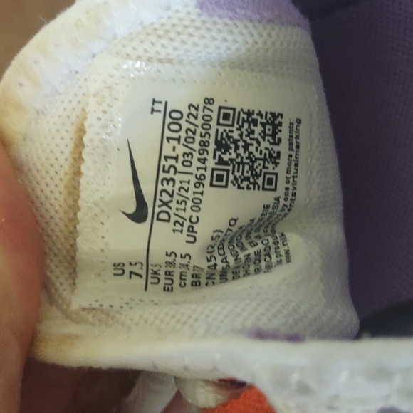 Nike Air Max 270 Women's White Sneakers with Purple and Orange Accents Size 7.5 - Picture 8 of 8